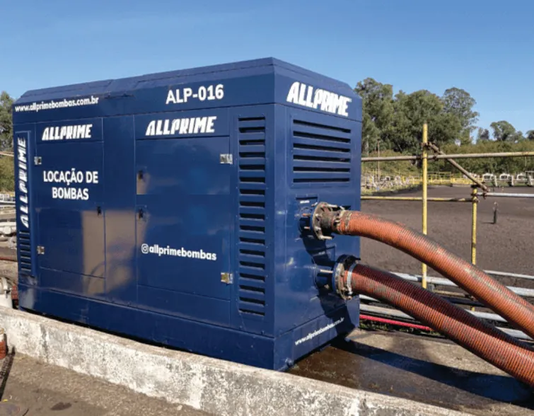 Conteiner de locação AllPrime ALP-016 em operação, com mangotes conectados